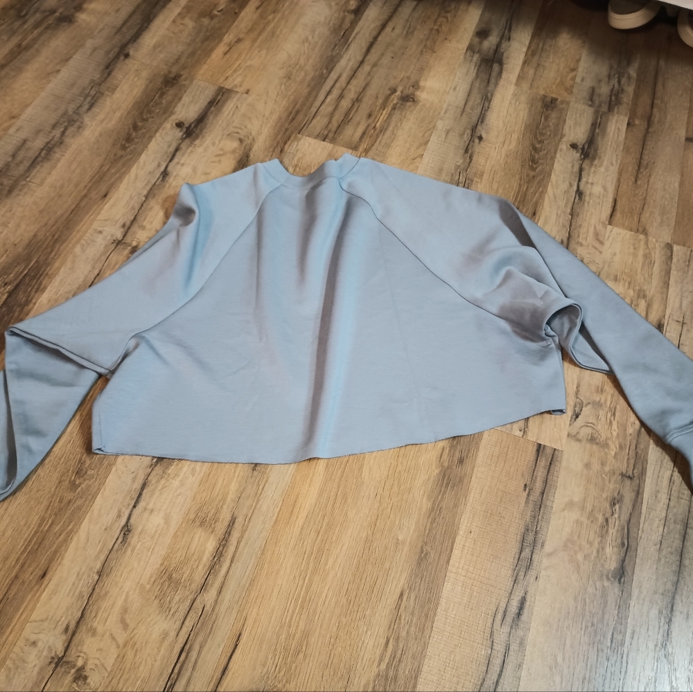 Crop top - Picture 4 of 5